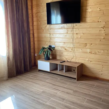 Center Cottage